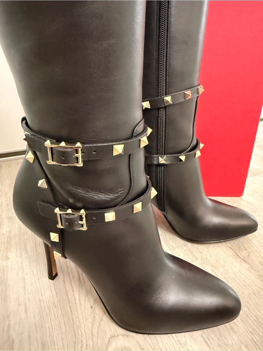 Valentino Garavani Black Leather Over-the-Knee Studded Stiletto Boots - Picture 3 of 8